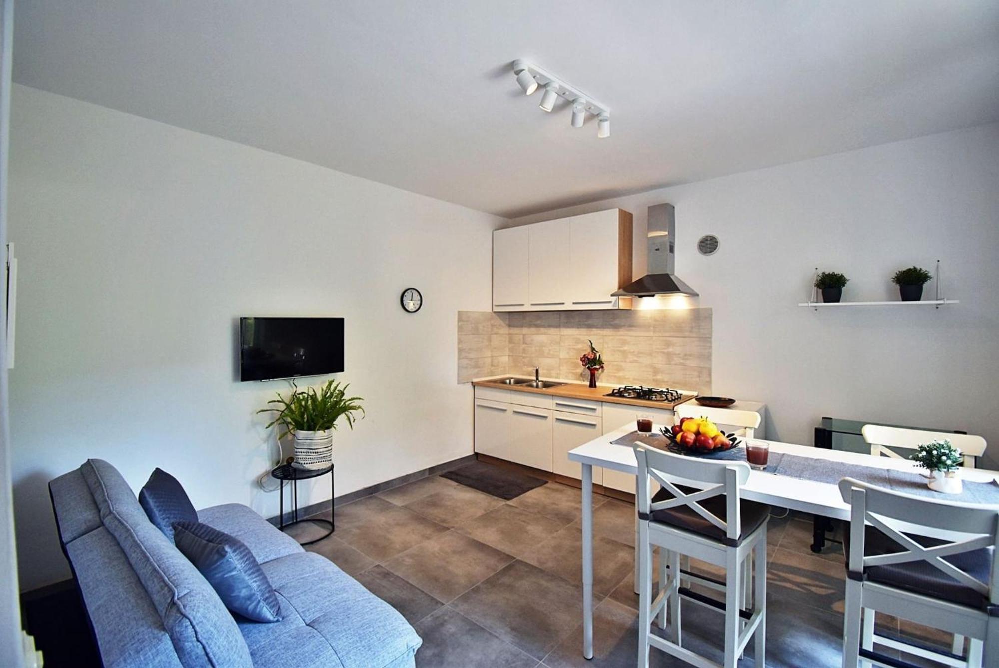 Flower Garden Rhapsody - Modern Family Apartments Near Fazana Luaran gambar